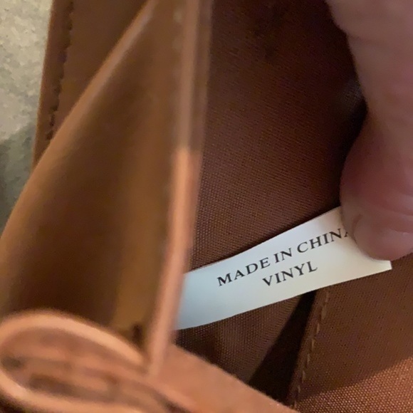 Vinyl Purse - Picture 14 of 16